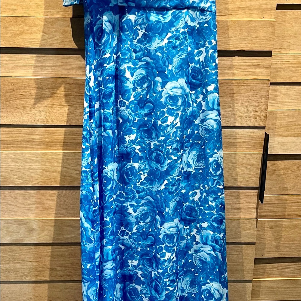 Gown for a summer wedding - Picture 2 of 6